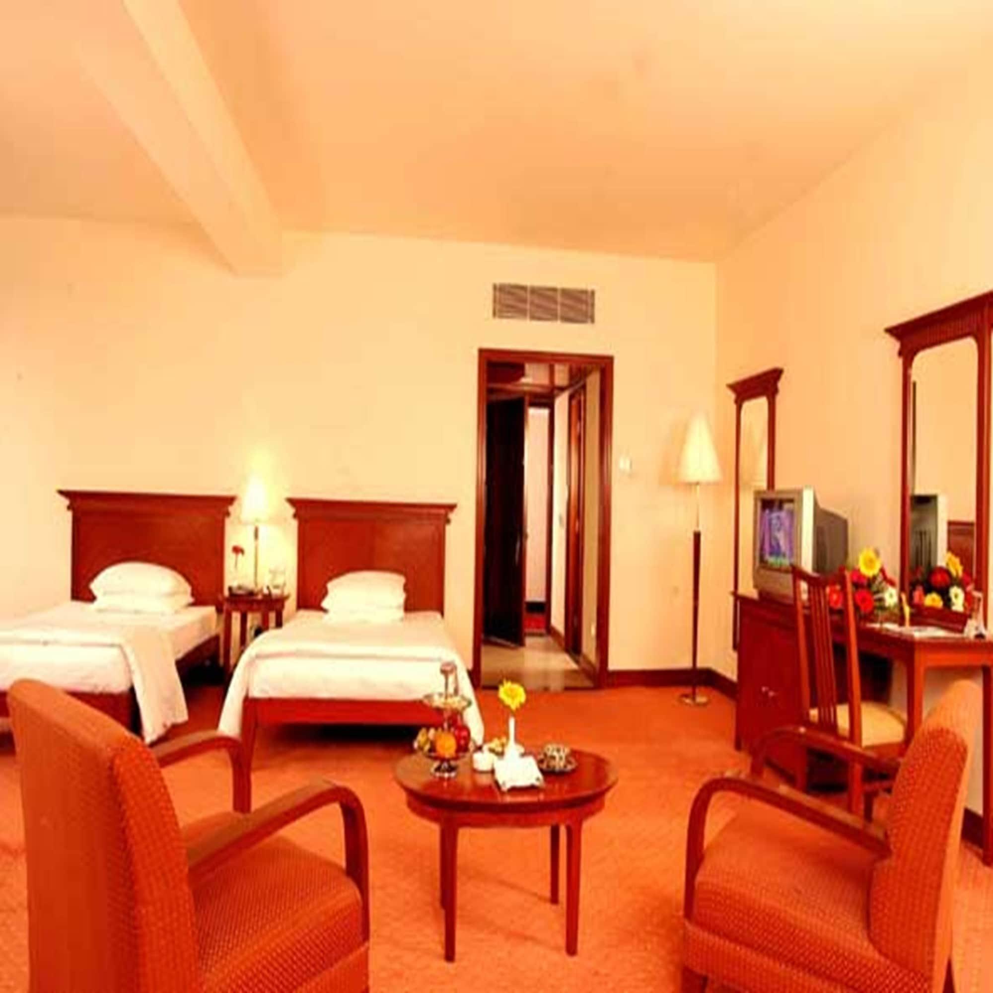 Hotel The Royal Plaza Gangtok Exterior foto