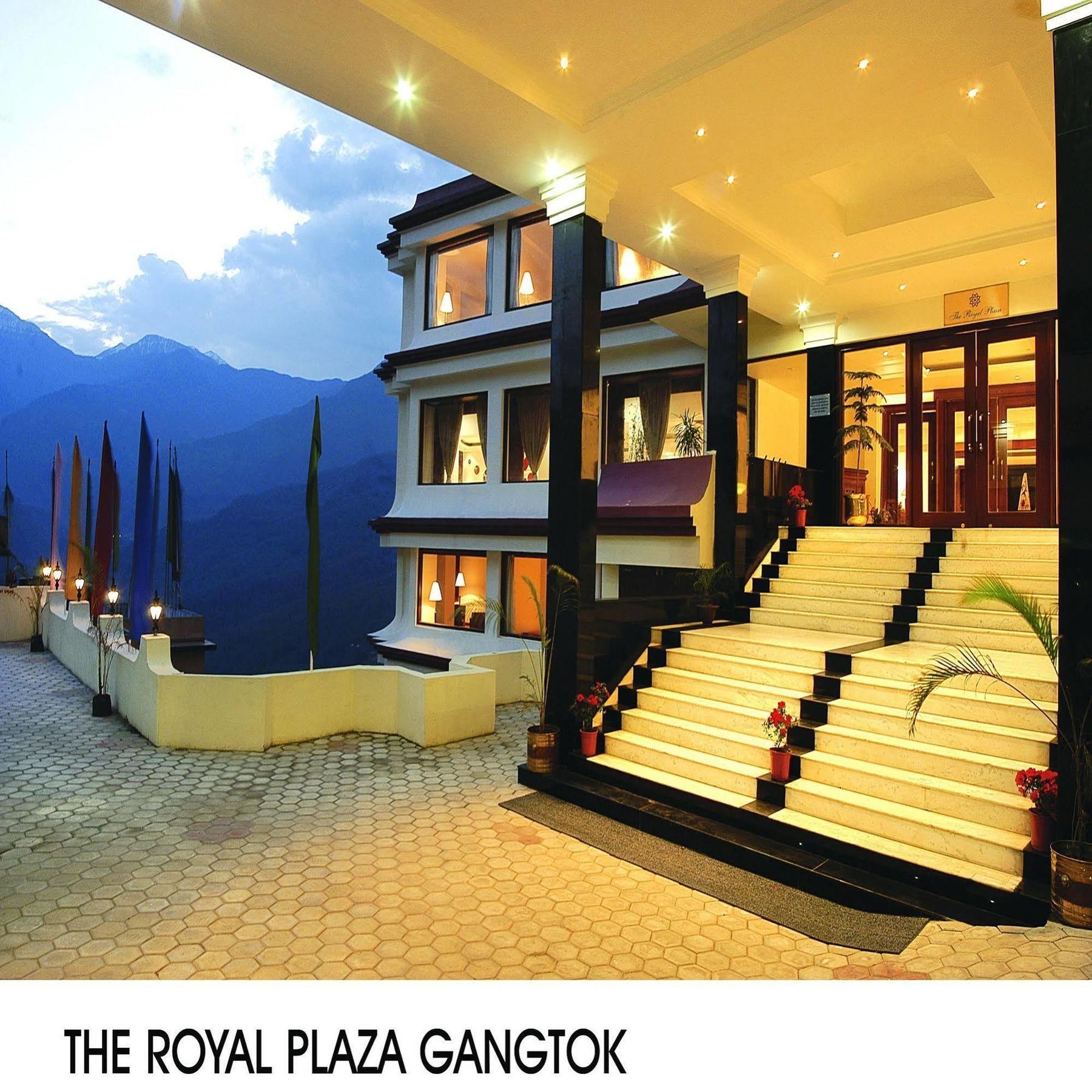 Hotel The Royal Plaza Gangtok Exterior foto